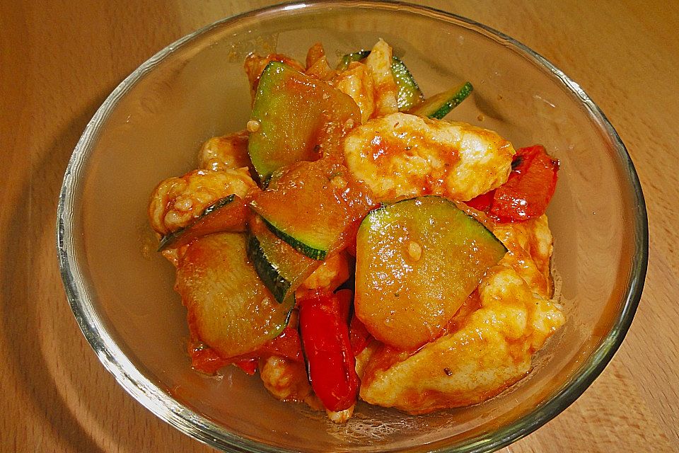 Gnocchi-Salat mit Zucchini und Paprika