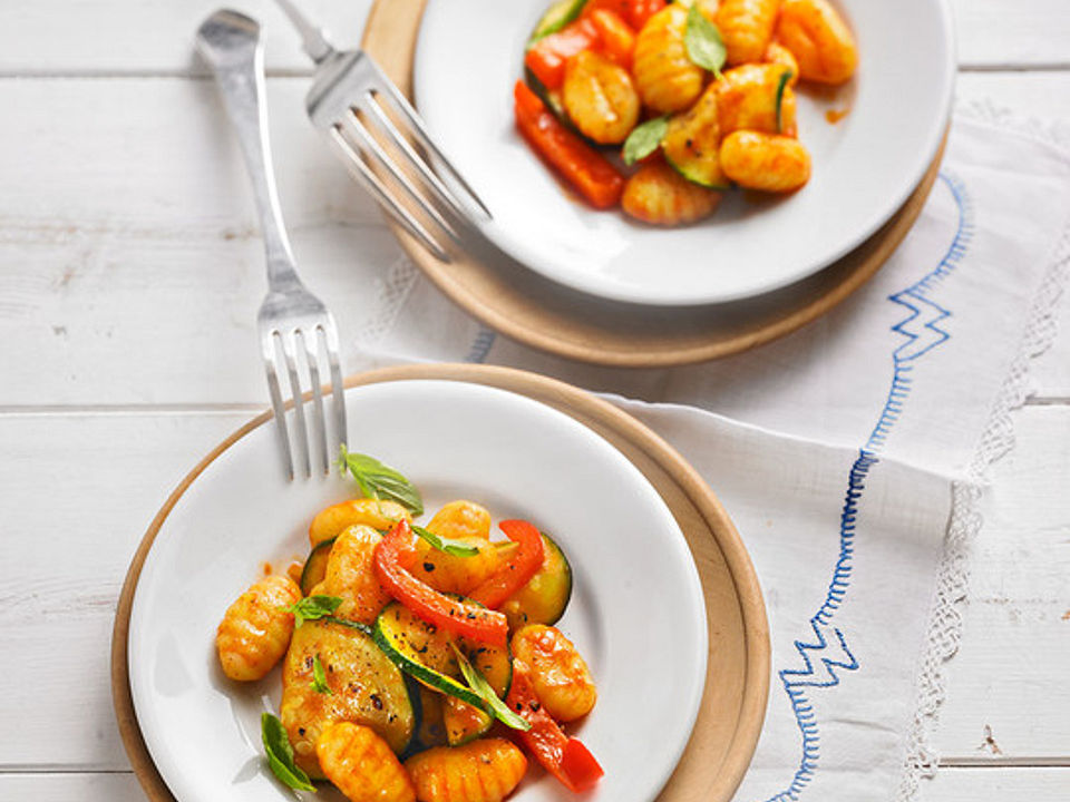 Gnocchi-Salat mit Zucchini und Paprika von TortillaGirl| Chefkoch