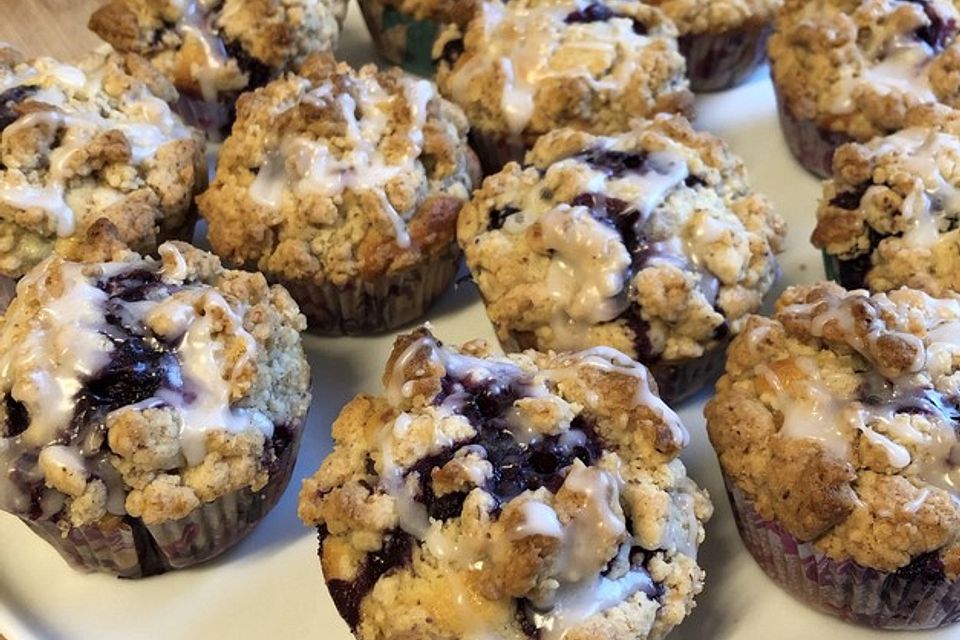 Blaubeermuffins mit Streuseln