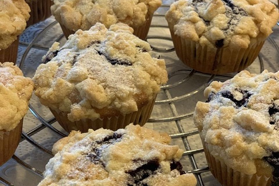 Blaubeermuffins mit Streuseln