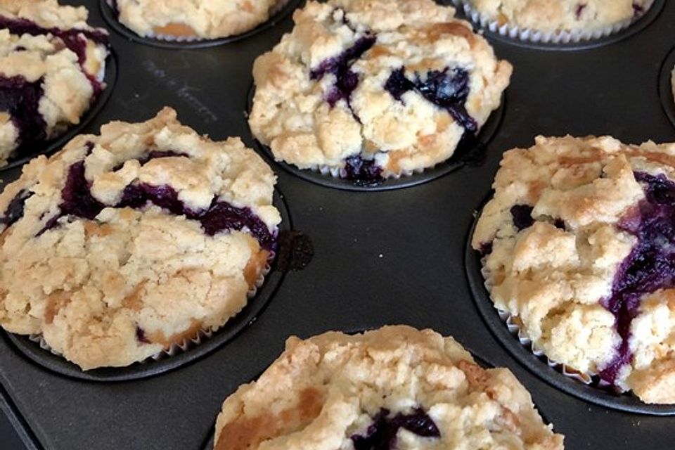 Blaubeermuffins mit Streuseln