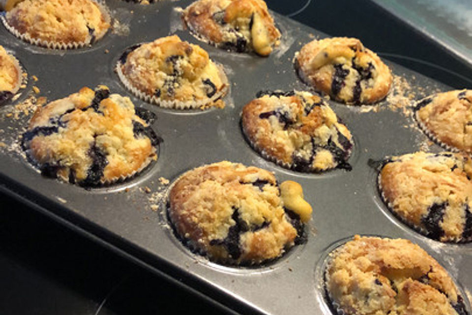 Blaubeermuffins mit Streuseln