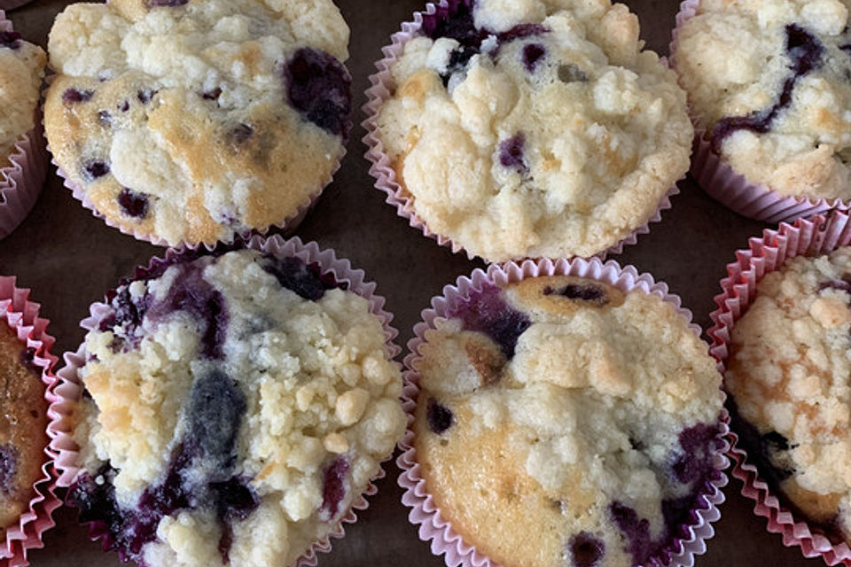 Blaubeermuffins mit Streuseln