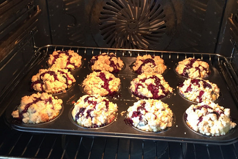 Blaubeermuffins mit Streuseln