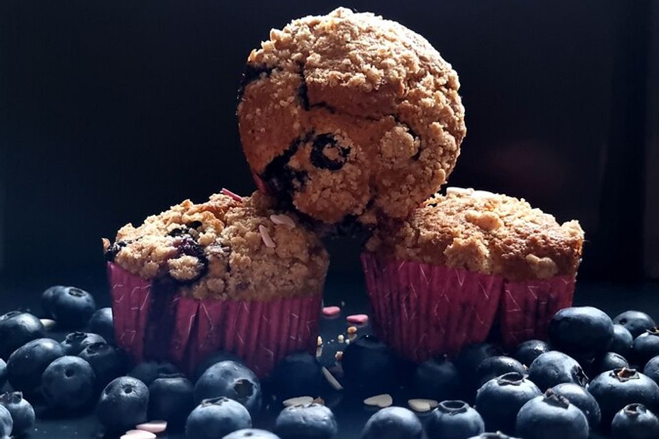 Blaubeermuffins mit Streuseln