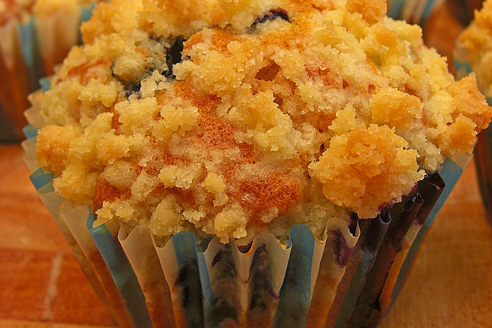 Blaubeermuffins mit Streuseln