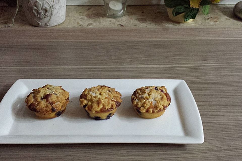 Blaubeermuffins mit Streuseln