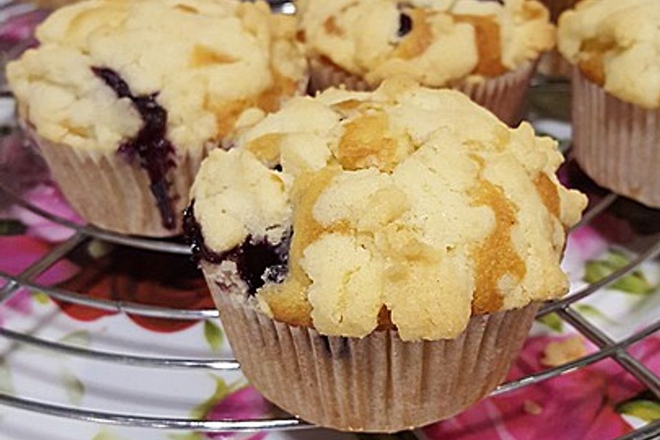 Blaubeermuffins mit Streuseln