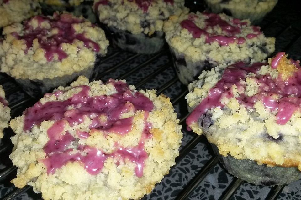 Blaubeermuffins mit Streuseln