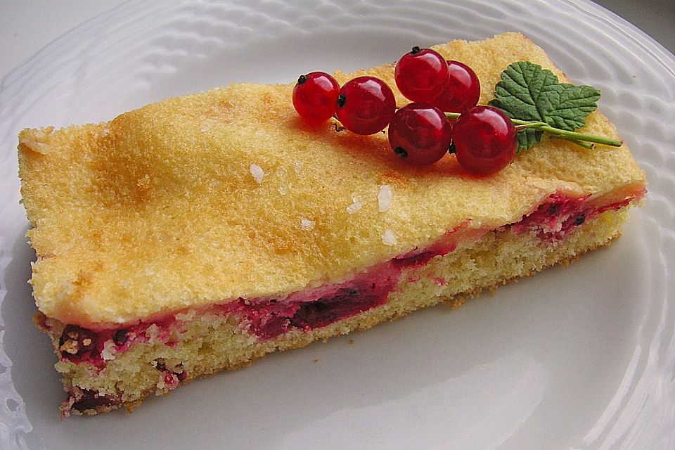 Johannisbeerkuchen mit Saure - Sahne - Guss vom Blech