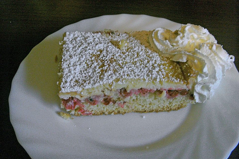 Johannisbeerkuchen mit Saure - Sahne - Guss vom Blech