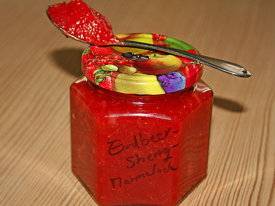 Erdbeer - Sherry - Marmelade mit weißer Schokolade von mümmelchen| Chefkoch