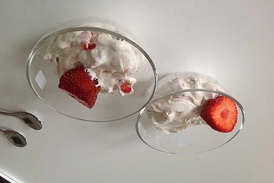 Erdbeer - Joghurette - Dessert Erdbeer - Joghurette - Dessert