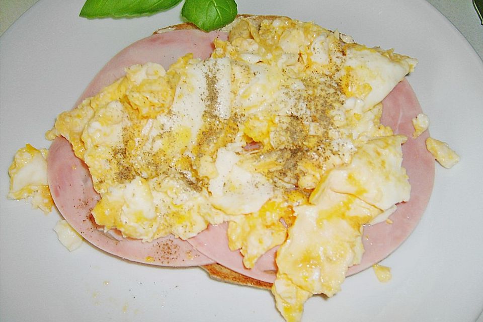 Rühreier mit Zwiebeln