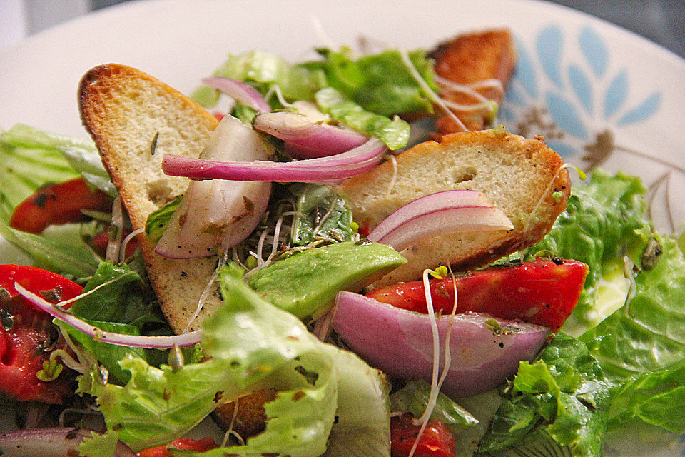 Sommertraum - Avocado - Brot - Salat