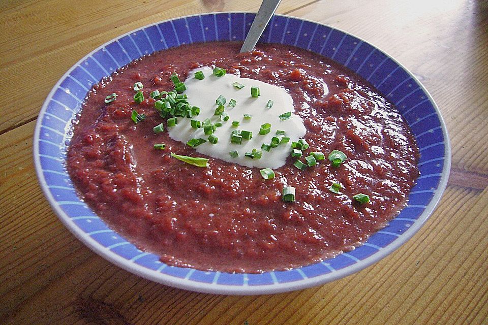 Rote Bete-Suppe mit Meerrettich-Crème fraiche