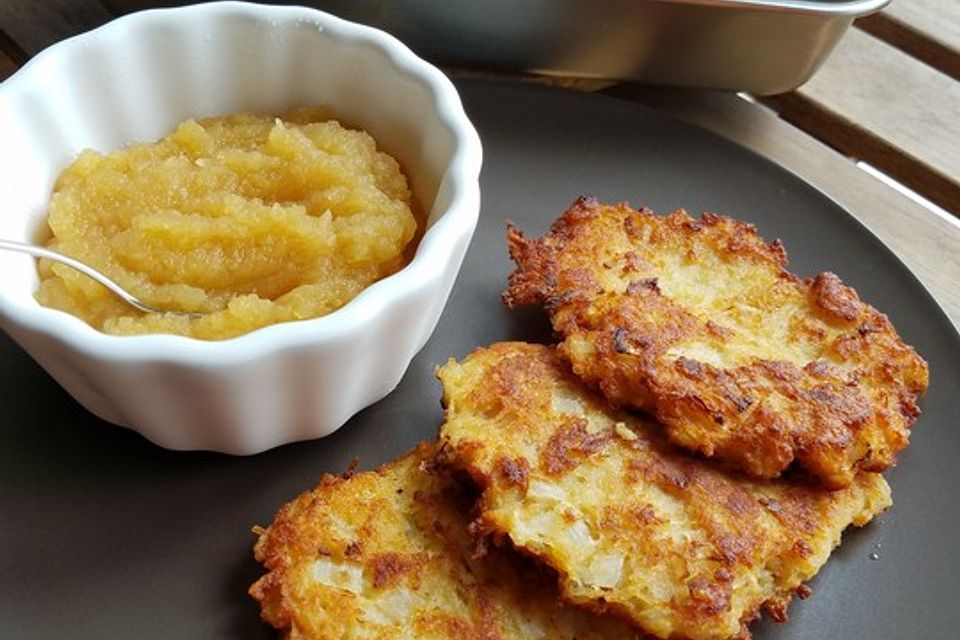 Hessische Reibekuchen mit Apfelmus