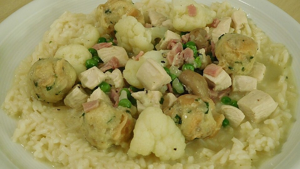 Feines Hähnchenbrustragout mit Semmelklößchen von schmausimausi| Chefkoch