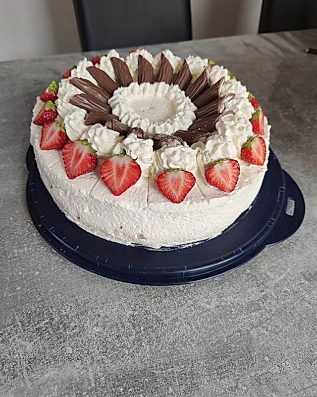 Erdbeer - Dickmilch - Torte