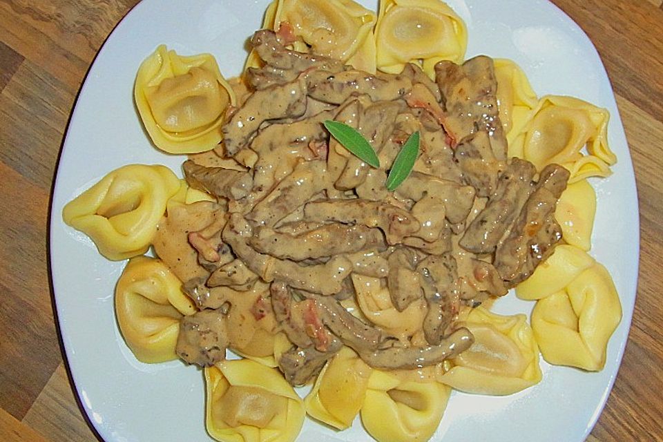 Tortellini mit Rinderfiletstreifen