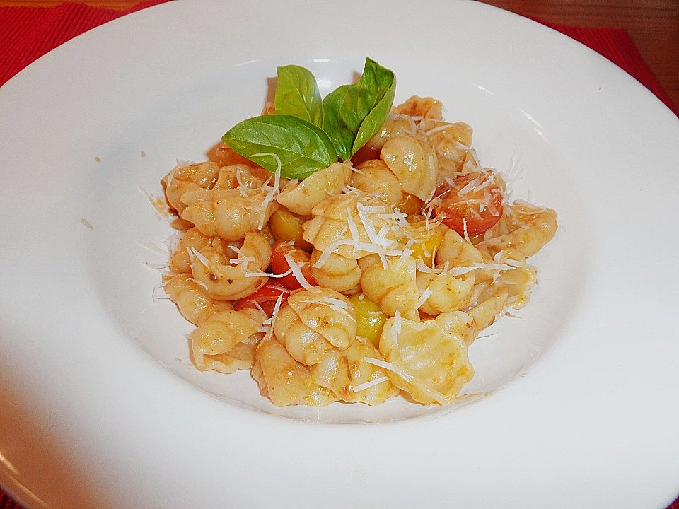 Pasta mit geschmolzenen Tomaten von Kartha| Chefkoch
