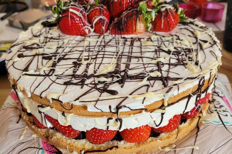 Erdbeer-Mascarpone-Torte