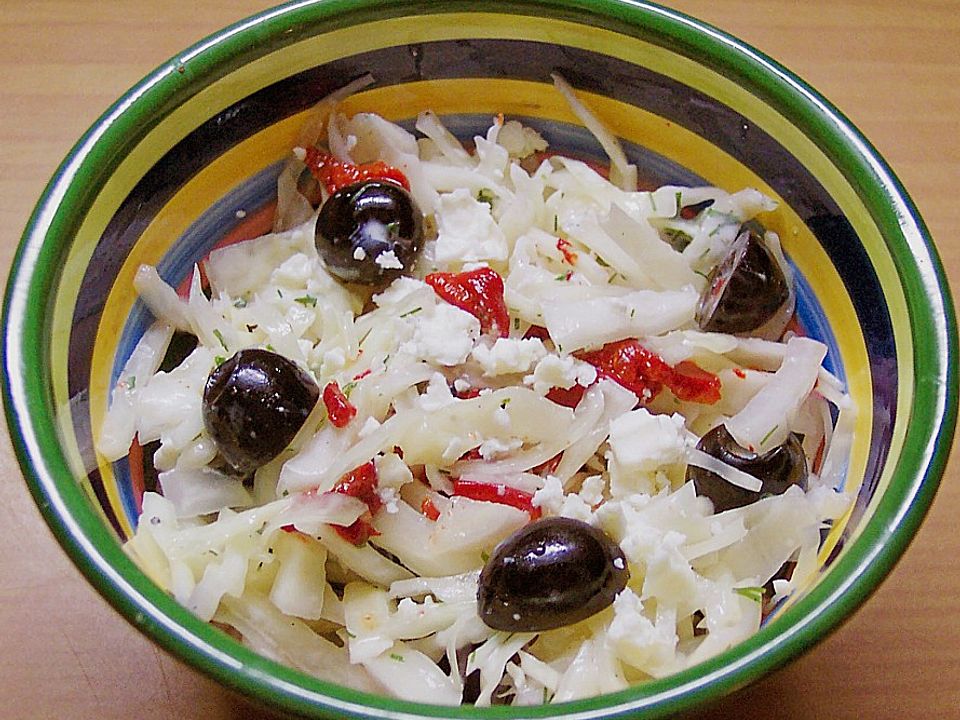 Meckis Krautsalat mit Feta und Oliven von Mecki65| Chefkoch
