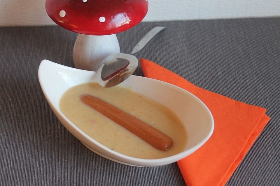 Kartoffelsuppe mit Würstchen