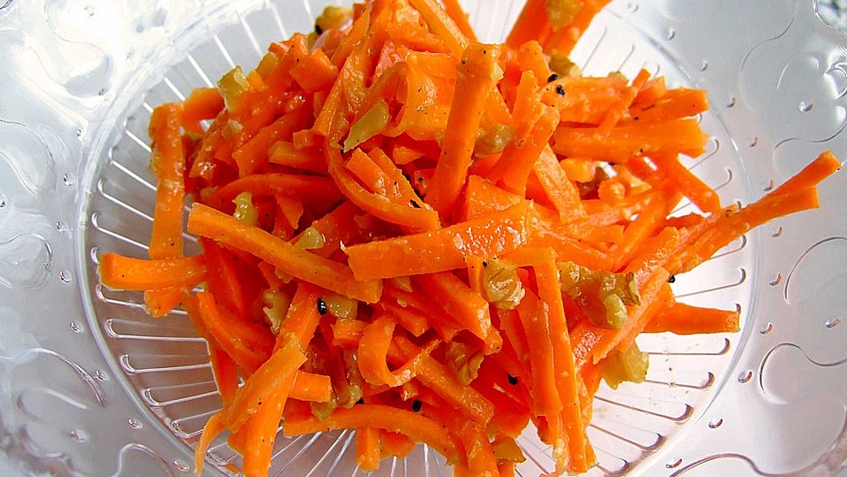 Pikanter Möhrensalat nach koreanischer Art
