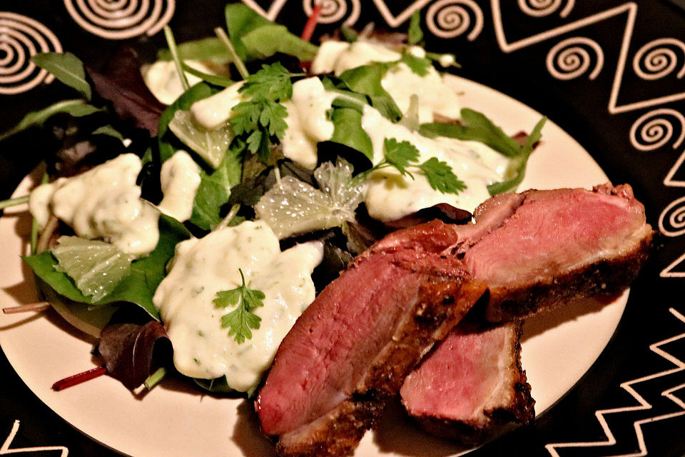 Grüner Blattsalat mit Kartoffelcréme