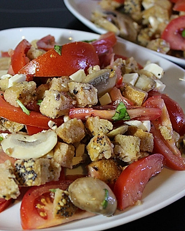 Tomaten - Brot - Salat mit Mozzarella