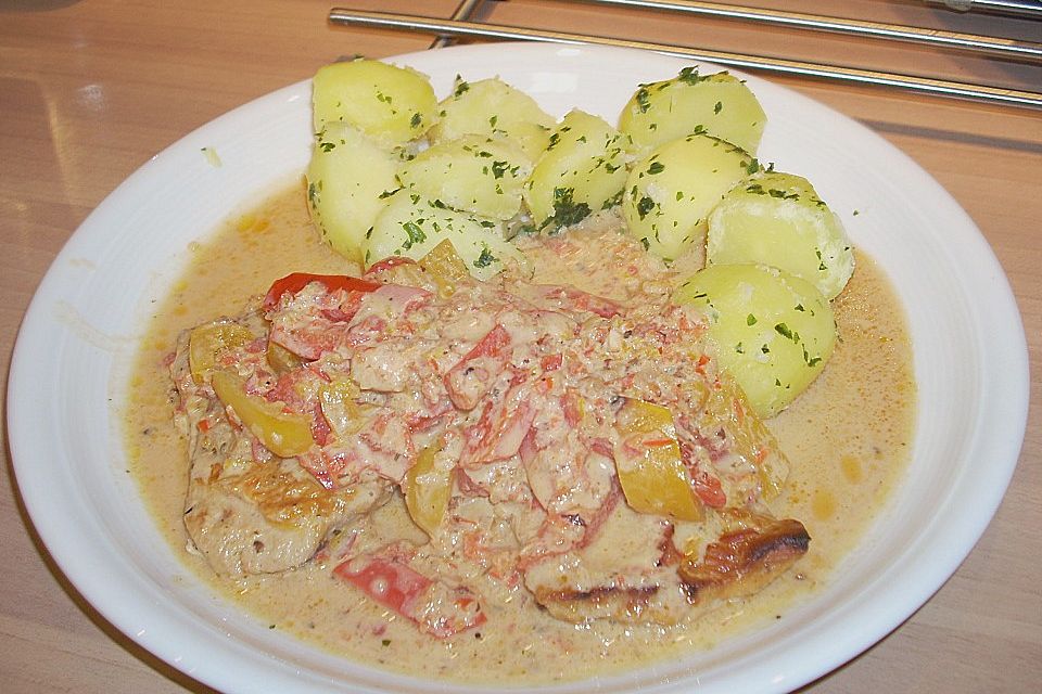 Gefüllte Schnitzel mit Frischkäse und Paprika