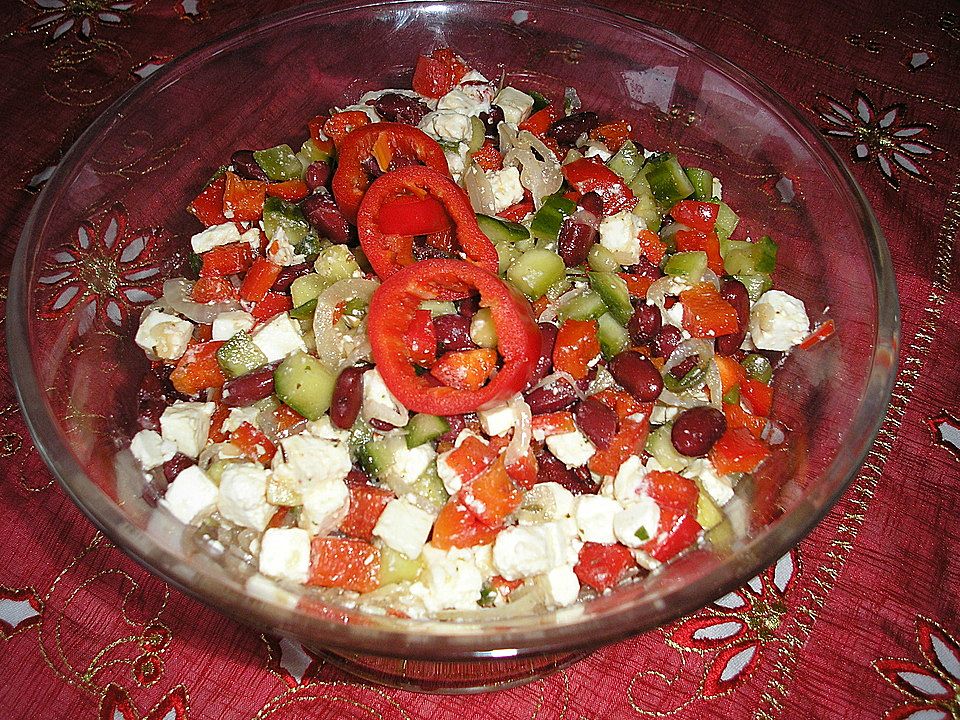 Simpler griechischer Salat für deutsche Grillparties von Willy_Wattwurm ...
