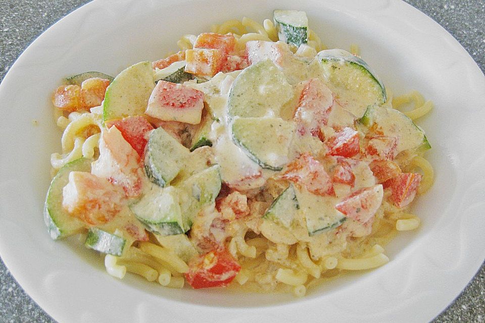 Tagliatelle mit Frischkäse - Zucchini - Sauce