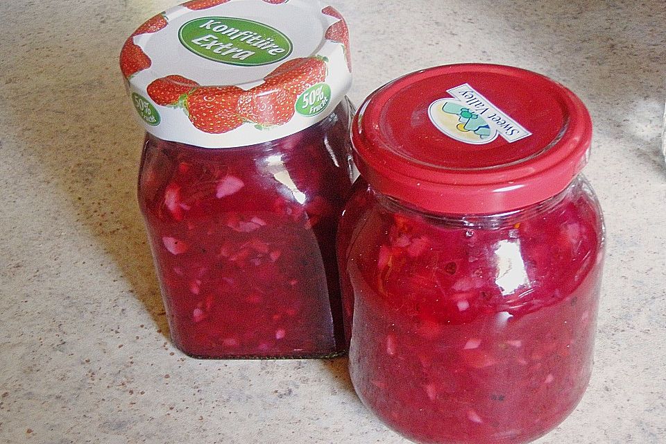 Marmelade aus Ananas und Johannisbeeren