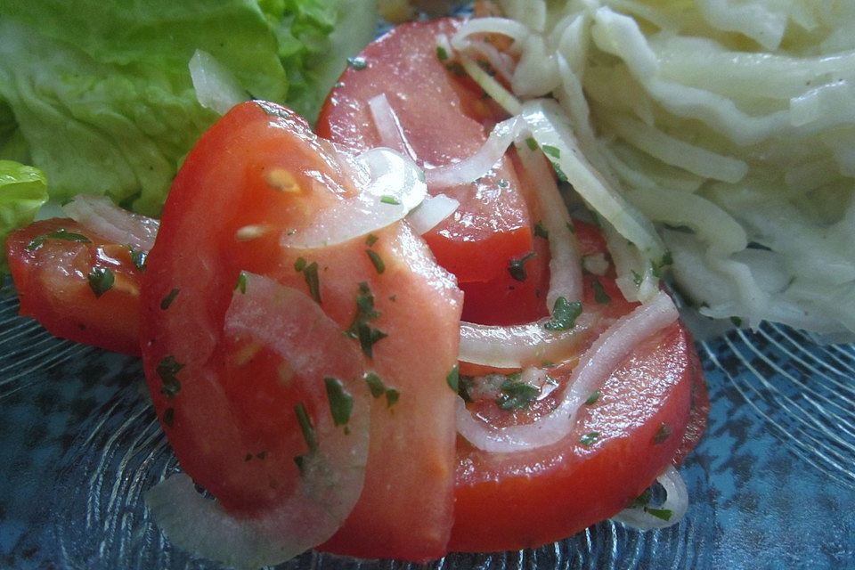 Tomaten - Zwiebel - Salat