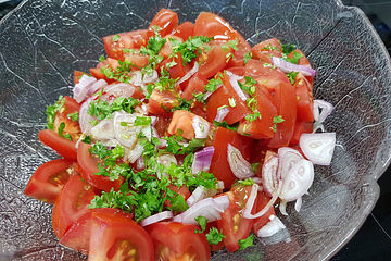 Tomaten - Zwiebel - Salat