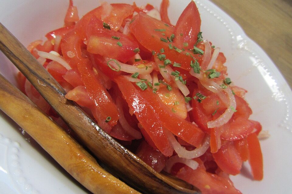 Tomaten - Zwiebel - Salat