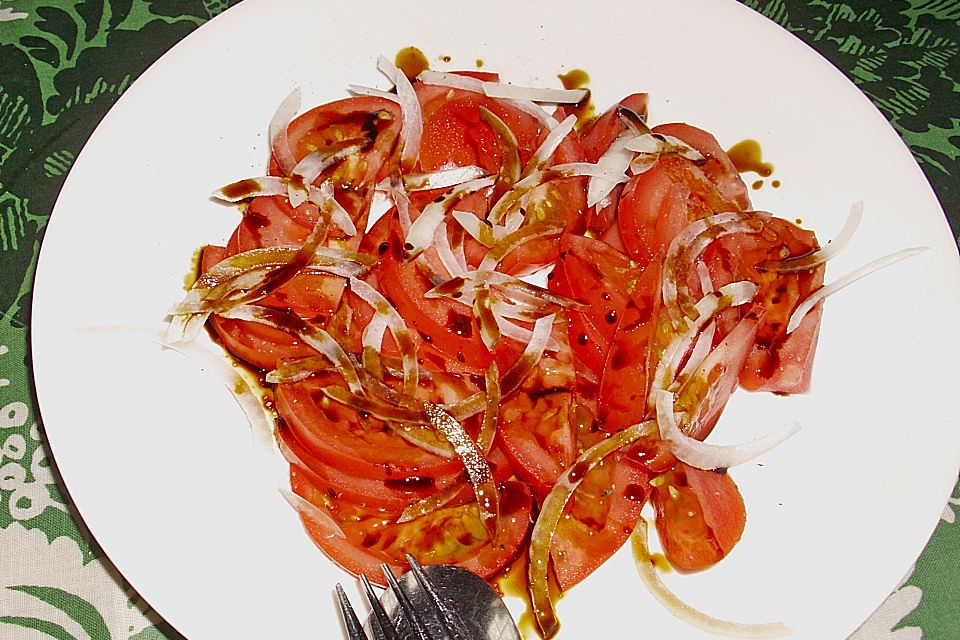 Tomaten - Zwiebel - Salat