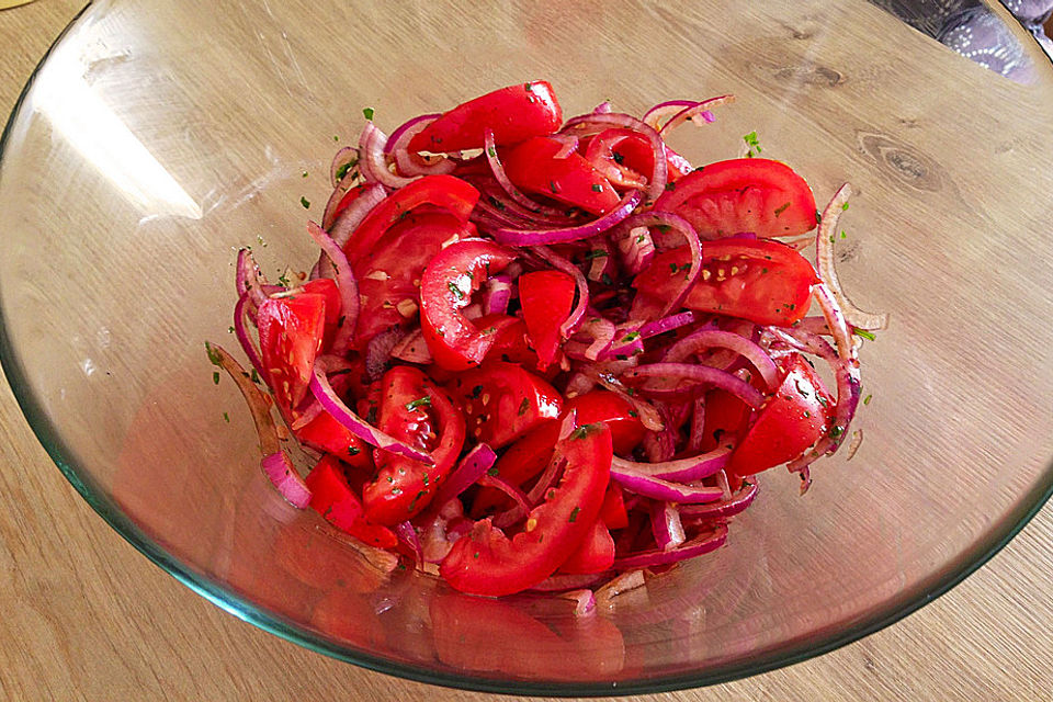 Tomaten - Zwiebel - Salat