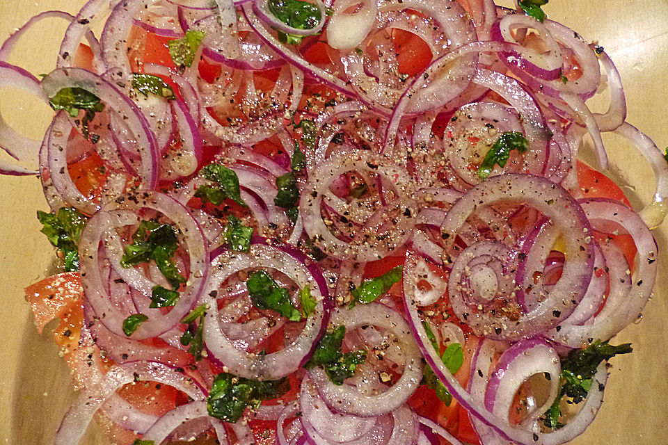 Tomaten - Zwiebel - Salat