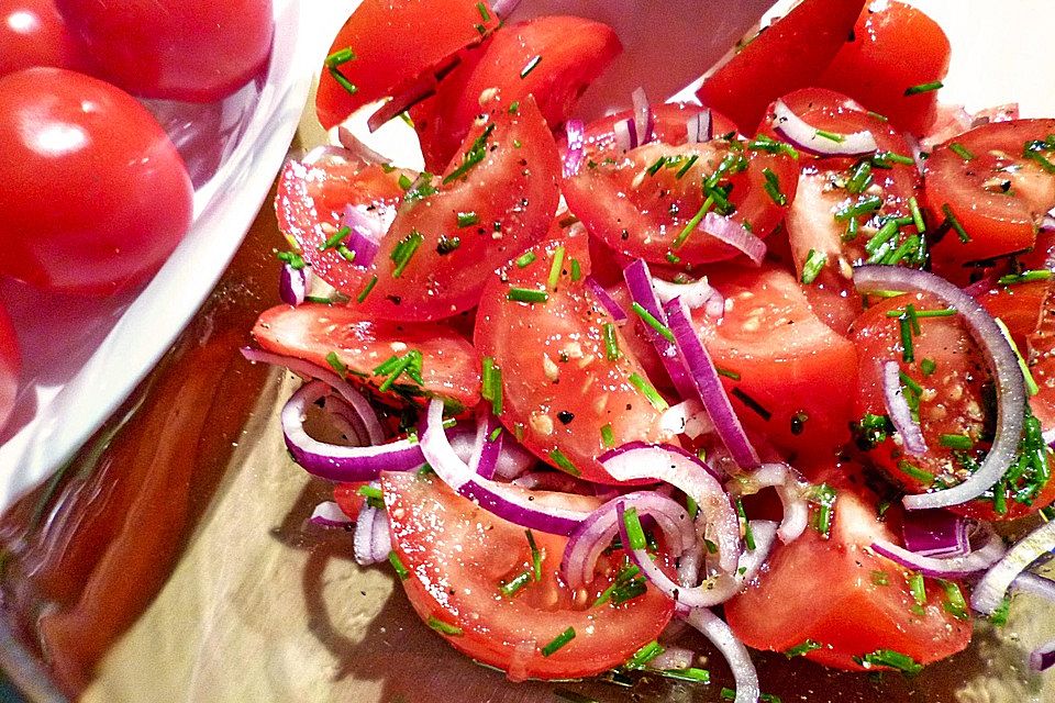 Tomaten - Zwiebel - Salat