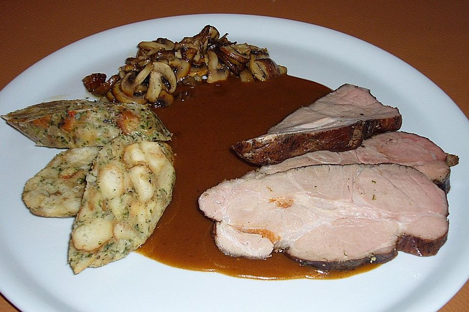 Schweinebraten in würziger Biersauce