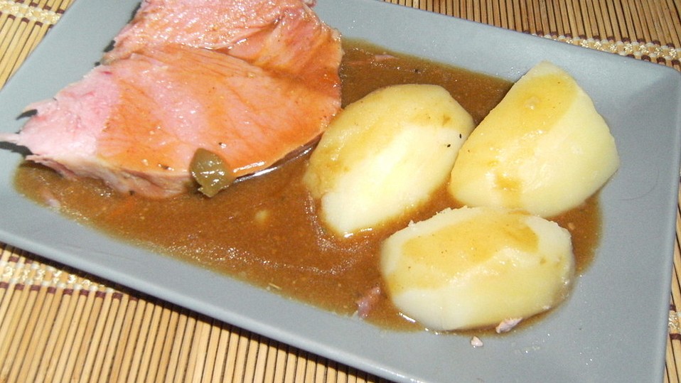 Schweinebraten in würziger Biersauce von A Friend