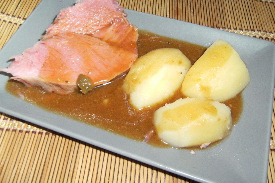 Schweinebraten in würziger Biersauce