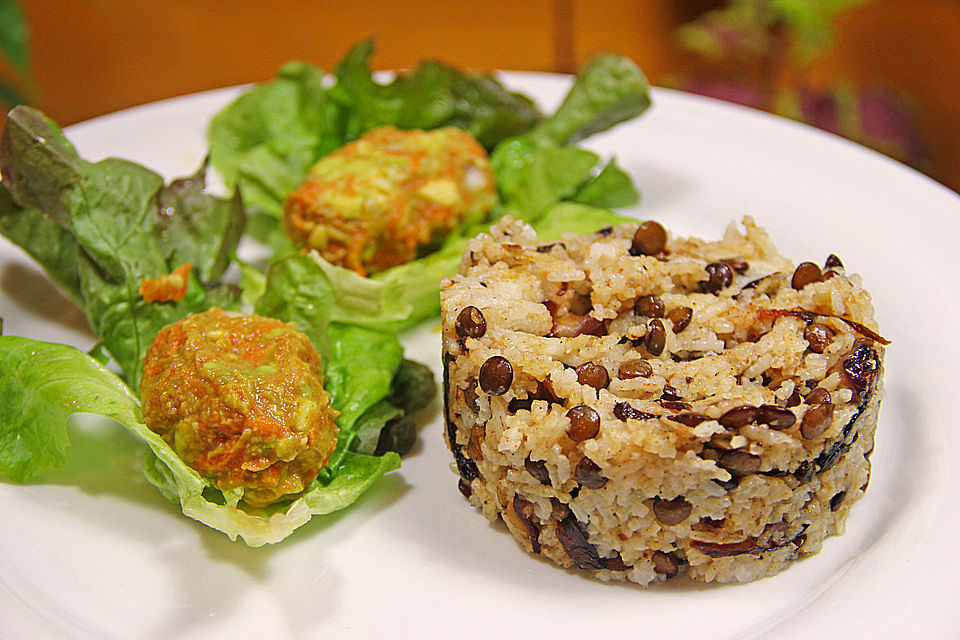 Warmer Reissalat mit Linsen