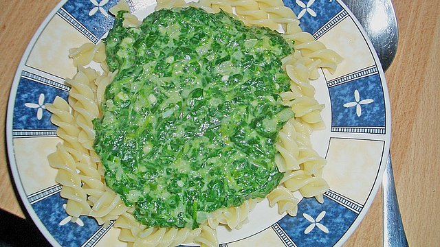 Spaghetti mit Spinatsoße von Lerena
