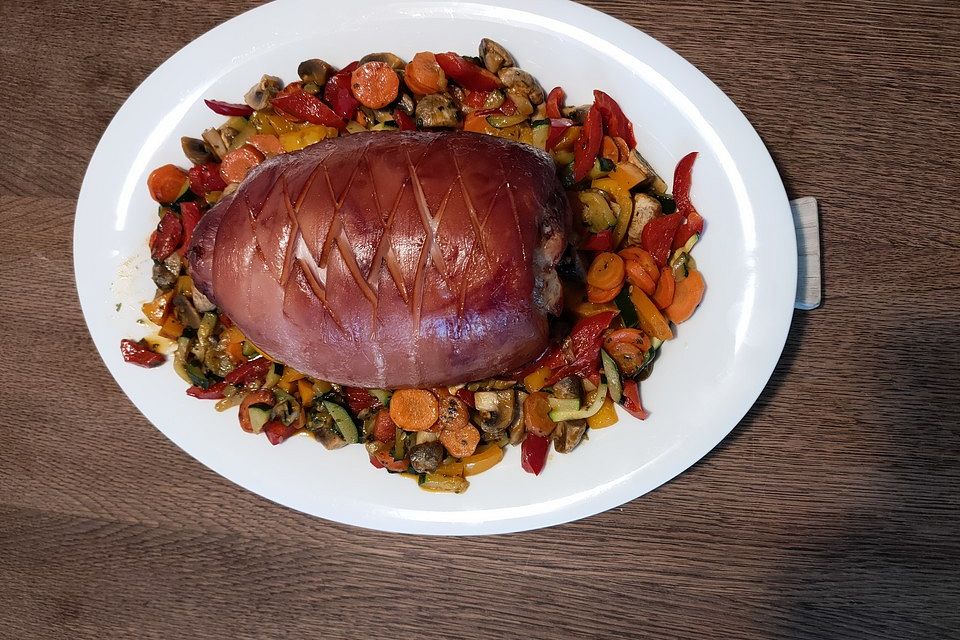 Spanferkel - Rollbraten auf Ratatouille