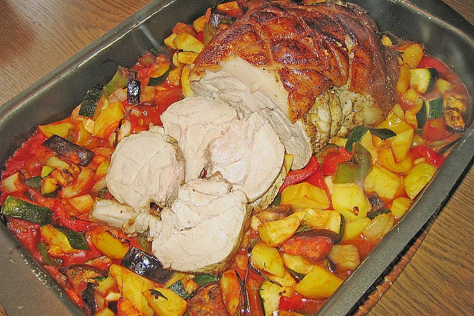 Spanferkel - Rollbraten auf Ratatouille