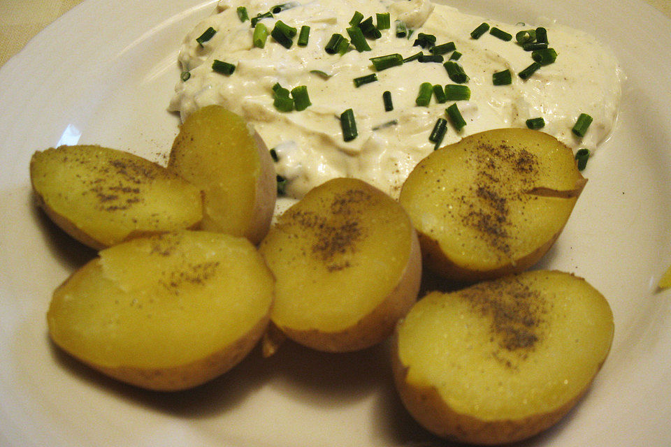 Kräuterquark mit Pellkartoffeln